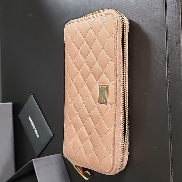 Dolce and Gabbana Wallet - Picture 5 of 14